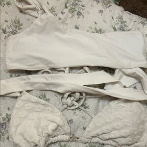 Elegant White Women's Intimate Set